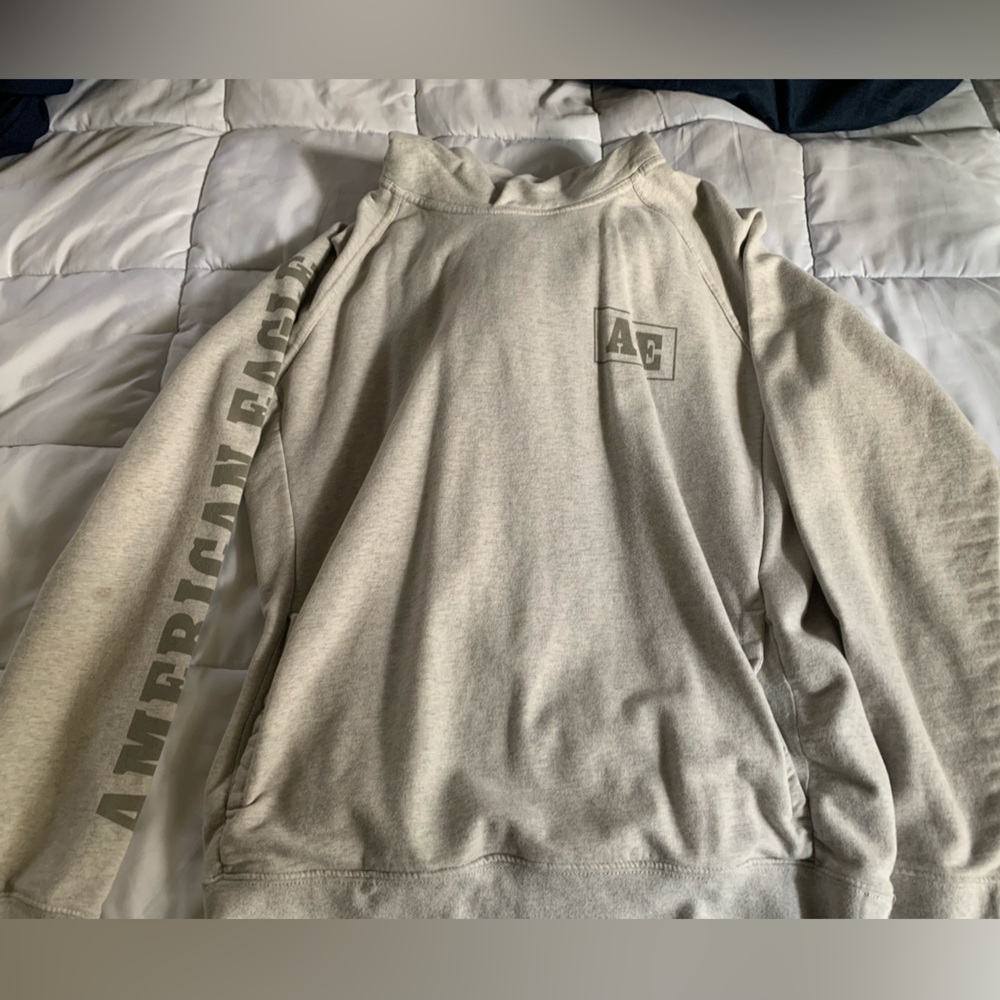 Men’s medium American eagle hoodie